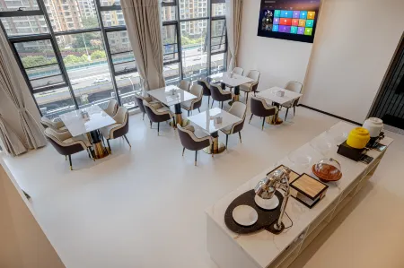 Harmony Hotel (Wancai City Store, Longquan Campus, Yunnan University of Finance and Economics) Отели рядом с достопримечательностью «Yunnan Vocational College of Mechanical and Electrical Technology»