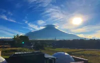 Panoramic Mt. Fuji Views from All Rooms – Vision Glamping Resort & Spa Yamanakako - Mountain view