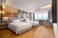 Chonpines Hotel (Xinhui Pedestrian Street)