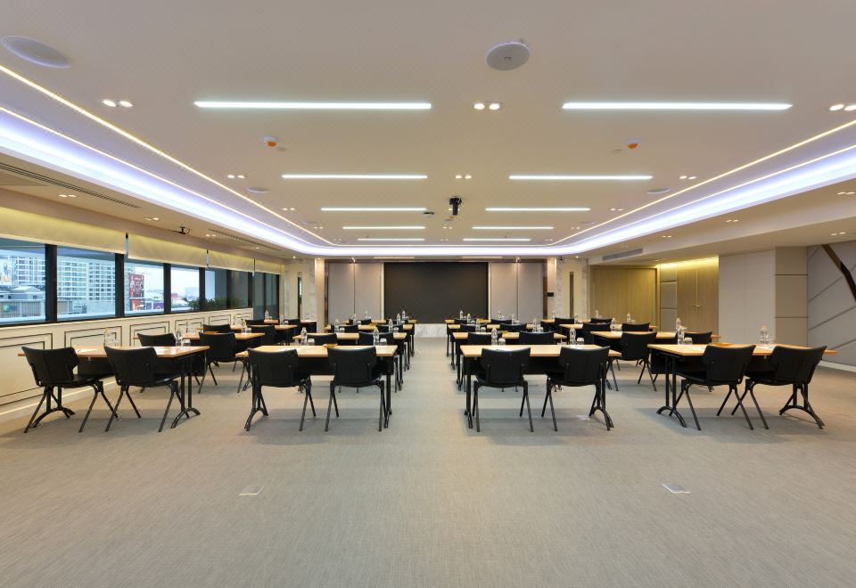 6. Centre P..
