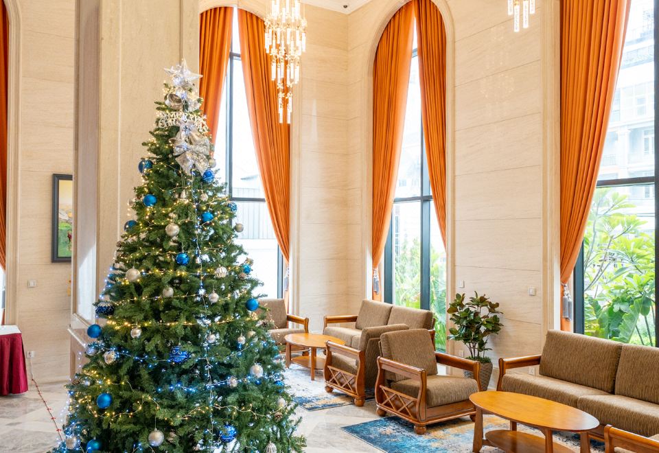 2. 더 스카이 프놈..