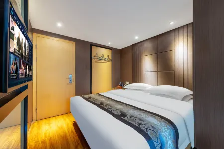 Xiaowu Hotel (Yide Road Metro Station)