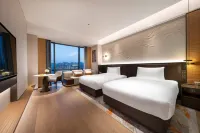 LEEZY HOTEL