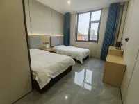 楓逸酒店 鄰近山西應用科技學院的酒店