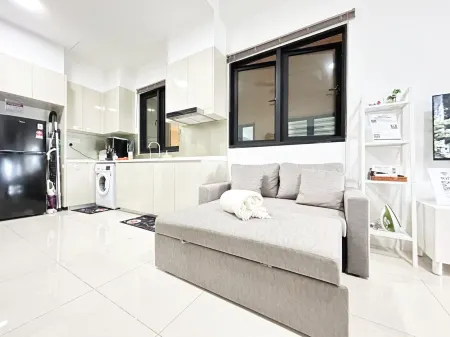 Paradigm Residences 1 BR, above Paradigm Mall ,up to 5 Person