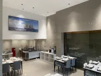 Zhai Rong Jingding Rong Business Hotel