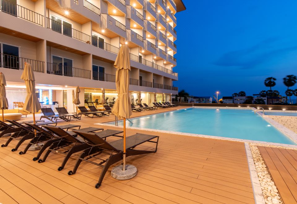 5. 좀티엔 타니 호..