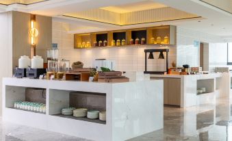 Echarm Hotel (Wuhan High-speed Railway Station Happy Valley)