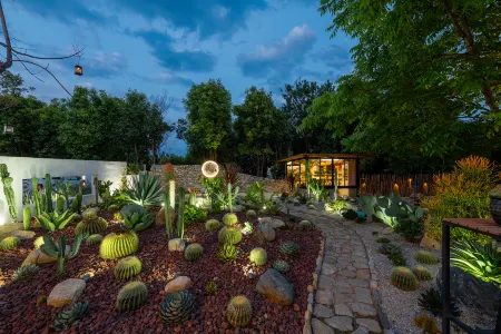 Dali Xiashu Coffee Hotel Отели рядом с достопримечательностью «The Ancient Tea Horse Road»