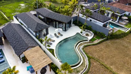 Villa Maravilla by BaliSuperHost Отели рядом с достопримечательностью «Puri Cetho»