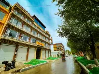 Ngawa County Yuecheng Hotel