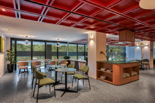 M Village Hotel Nguyen Du Отели рядом с достопримечательностью «Музей жертв войны»