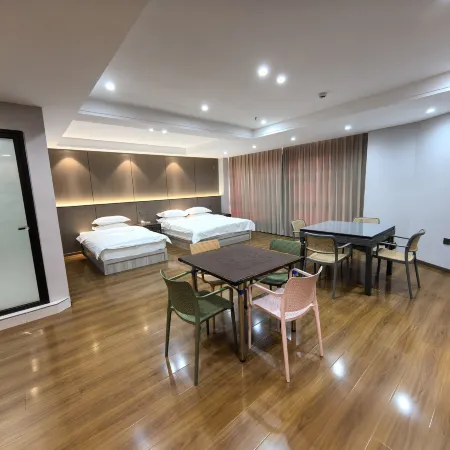 Qingchuang Homestay (Beiguo Century Plaza)