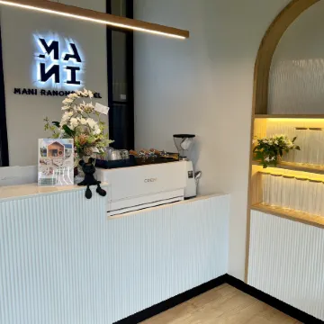 Mani Ranong Hotel