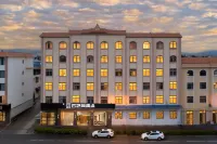 Crowning Clouds Hotel