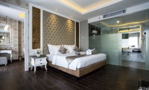 Savero Hotel Depok - Housity