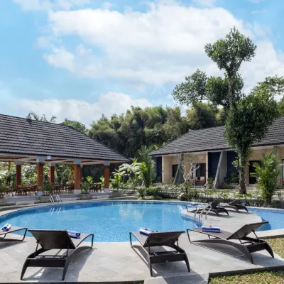 Senetan Villas and Spa Resort Hotel dekat Taman Gajah Mason
