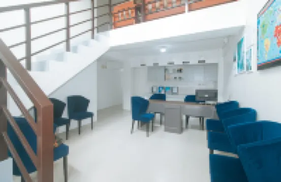 RedDoorz @ Qhouzz near PUP