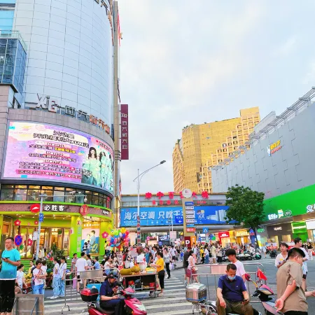 Jiamei Wanyue Hotel (Nanning Sanjie Liangxiang Chaoyang Metro Station Branch)