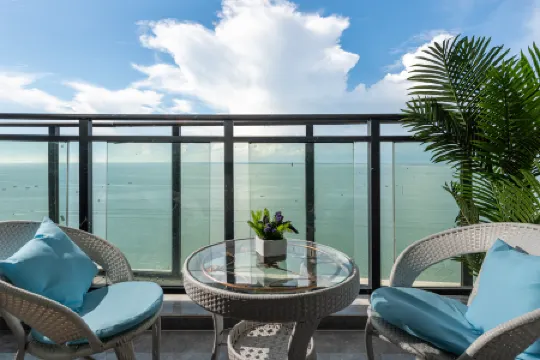 April Sky Homestay (Beibu Gulf No.1 Golden Beach) Отели в г. Бэйхай