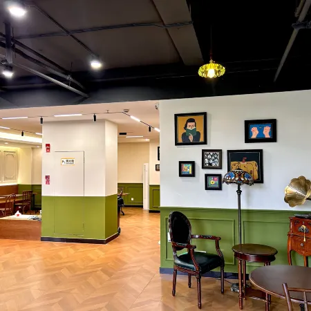 Dongnanxibei Youth Hostel (Jinji Road Subway Station Branch)