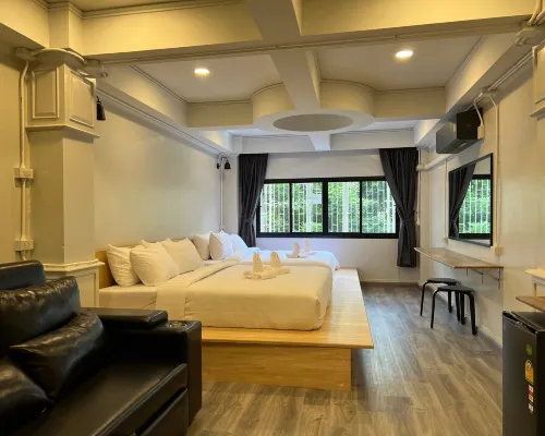 Pratunam Family House 2 Các khách sạn gần Trung tâm mua sắm Central Embassy