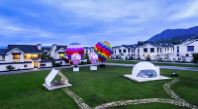 Huangyangshan Huayanggu Tourist Resort - ที่มีที่จอดรถ