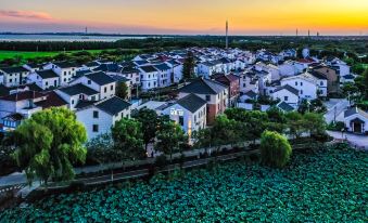 Dianshan Lake Liuxia Shiguang Homestay(Cai Bang Cun Store )