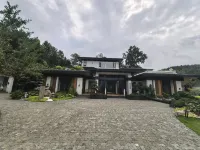 Yushe Vacation Apartment - parking