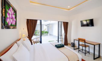 Crystal Flow Guest House & Apartment Canggu