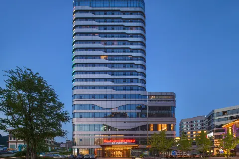 Hawthorn by Wyndham（FenghuangGucheng Visitor Center）