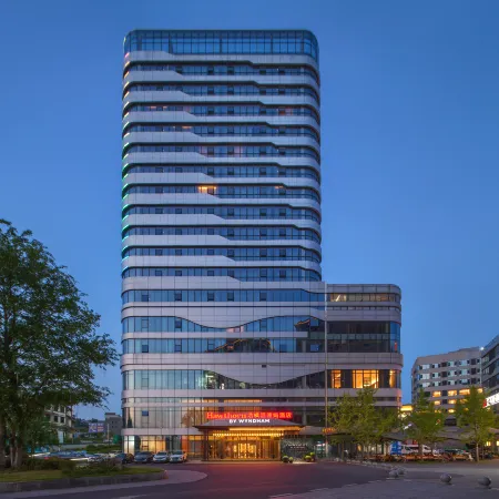 Hawthorn by Wyndham（FenghuangGucheng Visitor Center）