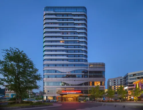 Hawthorn by Wyndham（FenghuangGucheng Visitor Center）