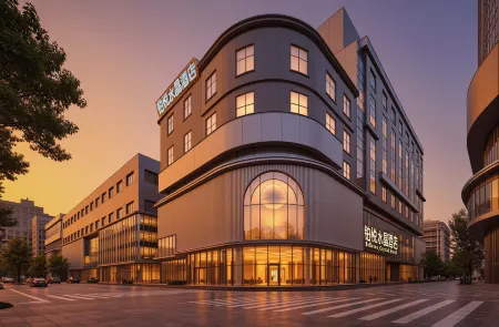 Platinum Crystal Hotel Отели рядом с достопримечательностью «Lake Biwa Scenic Area»