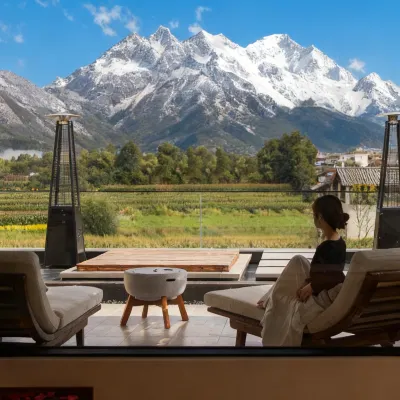Rishine · Golden Sunrise Vista | Pasture View &Private Oxygen-Enriched Hot Spring Villa Hotels near Lijiang Mediterranean International Resort