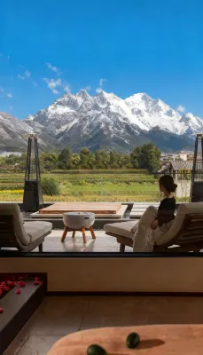 Rishine · Golden Sunrise Vista | Pasture View &Private Oxygen-Enriched Hot Spring Villa