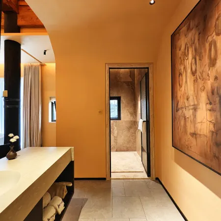 Sangrang Hot Spring Designer Inn