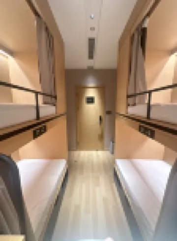 Captain 5 Youth Hotel (Shanghai Zhongshan Park Jiangsu Road Subway Station)