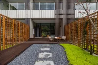 Mingdu Flower Half Open Hot Spring Resort Hotel Hotels near Dongshisun Sceneic Area