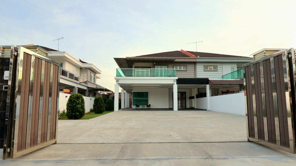 Super luxury two-story semi-detached villa Batu Pahat