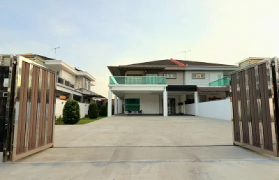 Super luxury two-story semi-detached villa Batu Pahat Hotels in 