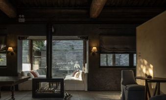 Sangrang Hot Spring Designer Inn