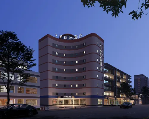 7 Days Premium (Yibin Daguan Tower Cuipingshan Park Branch) Hotels in Yibin