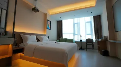 繁花酒店（石河子友誼時尚生活廣場店） 鄰近石河子大學教學實驗場的酒店