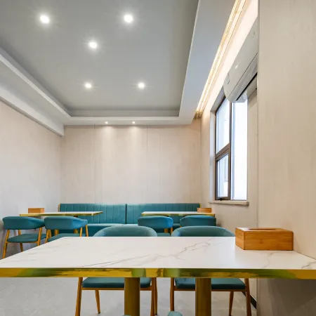 Starway Hotel (Fengxian Bus Station)