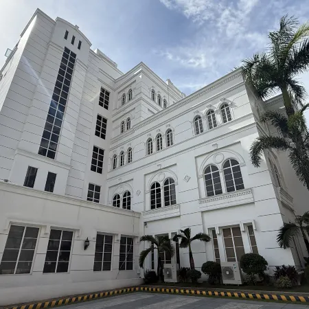 Madison Crown Hotel
