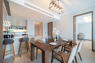 รูปภาพของลักซ์ชัวรี 2 ห้องนอน จากุซซี่ พูล สวีท เลคไซด์ อังสนา ลากูน่า