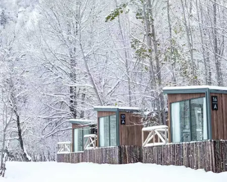 VALLEY CAMP Hotels in Xinyuan