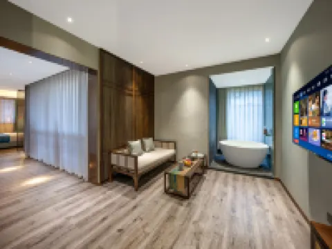 Kaifeng Millennium City Park Gulou Public Square | Yuhefu Classical Garden Resort Hotel Hotels in Kaifeng