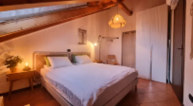 La Dolce Vita - Cozy Mansard in Historic Stresa